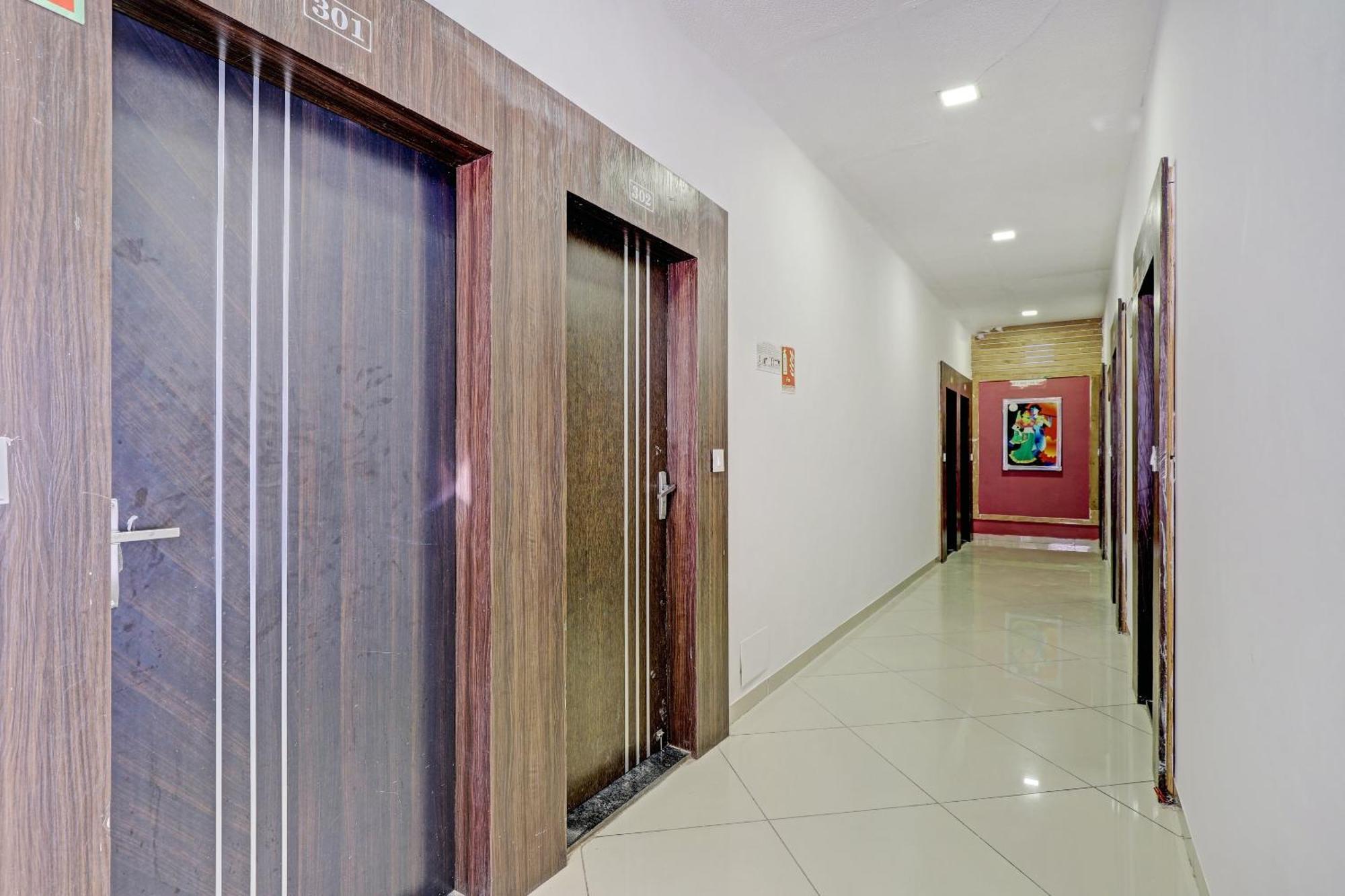 Oyo 11649 Hotel Mahima Ґандінаґар Екстер'єр фото
