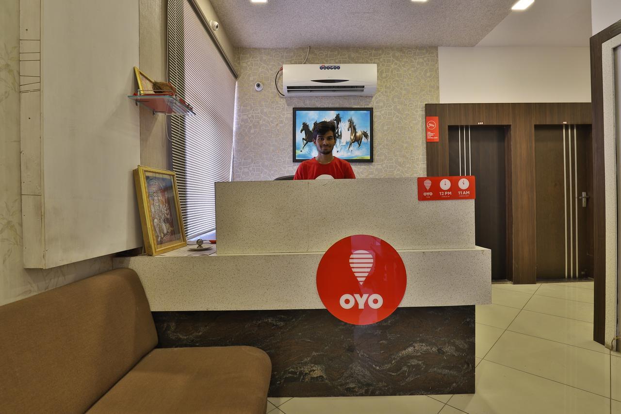 Oyo 11649 Hotel Mahima Ґандінаґар Екстер'єр фото