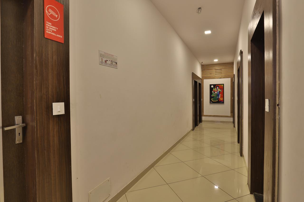 Oyo 11649 Hotel Mahima Ґандінаґар Екстер'єр фото