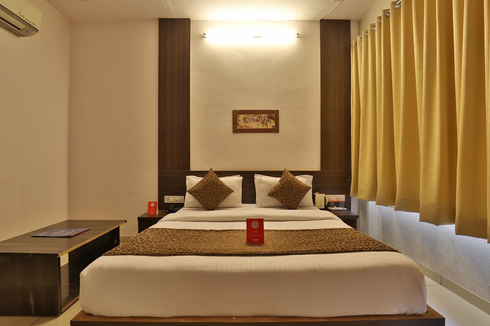 Oyo 11649 Hotel Mahima Ґандінаґар Екстер'єр фото