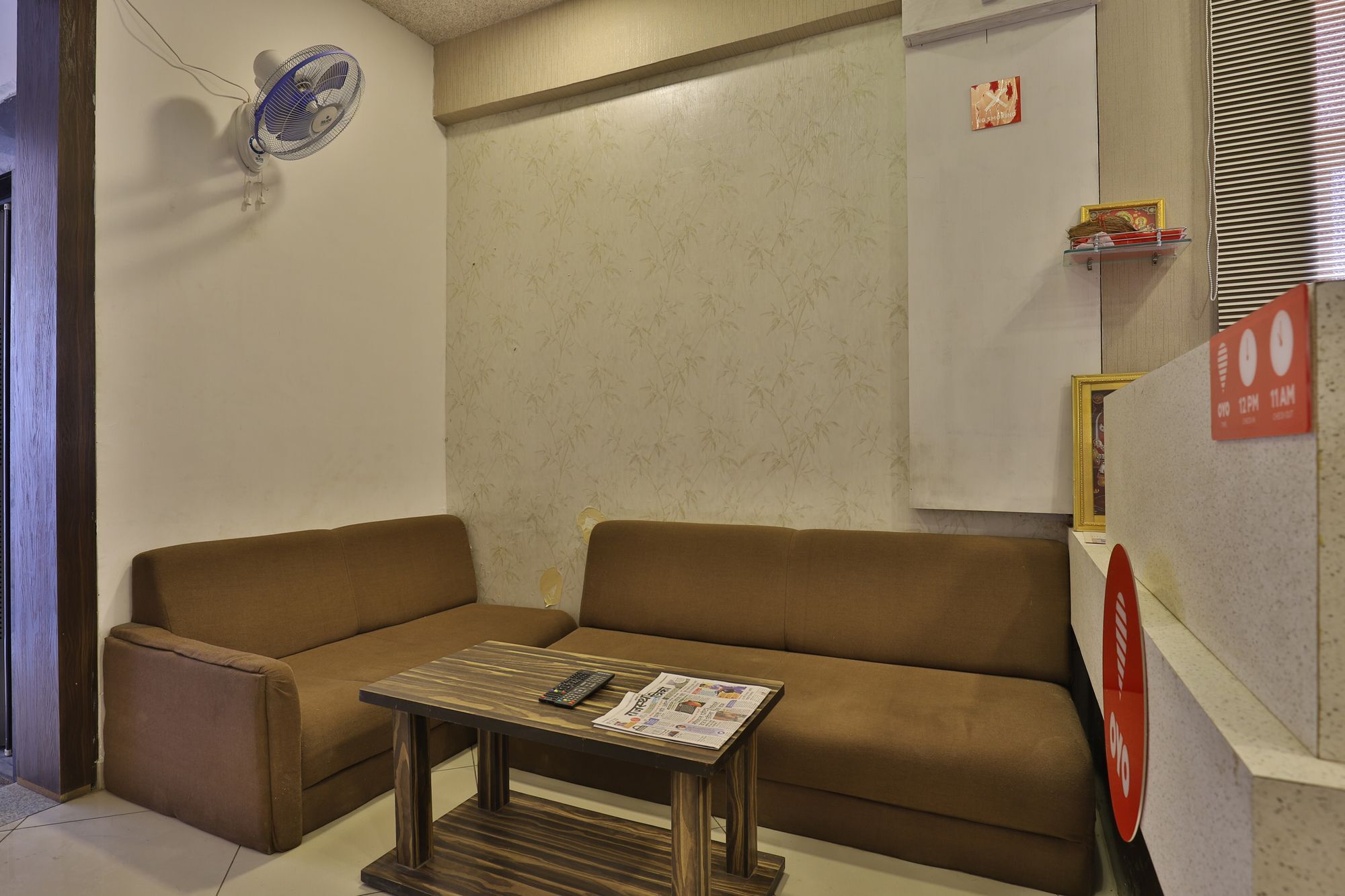 Oyo 11649 Hotel Mahima Ґандінаґар Екстер'єр фото